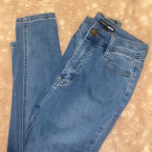 SIZE 5 Brand New Light Wash Skinny Fashion Nova Jeans